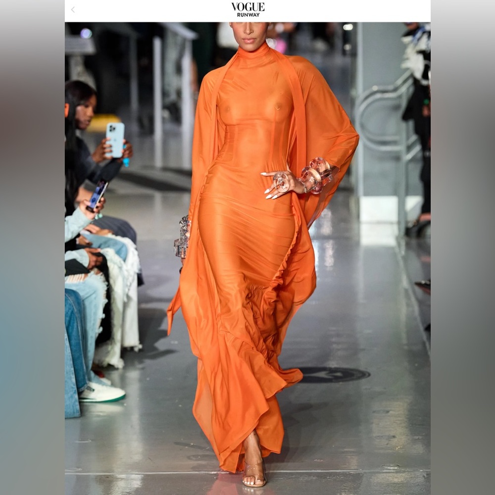 LAQUAN SMITH Mockneck Gown with Sweeping Dolman Sleeves! Size Large